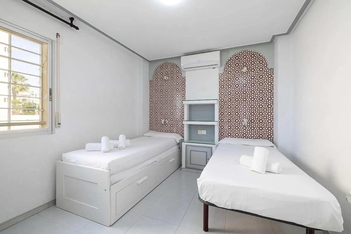 Amazing Front Sea View Apartment Rincón de la Victoria 0*,  İspanya