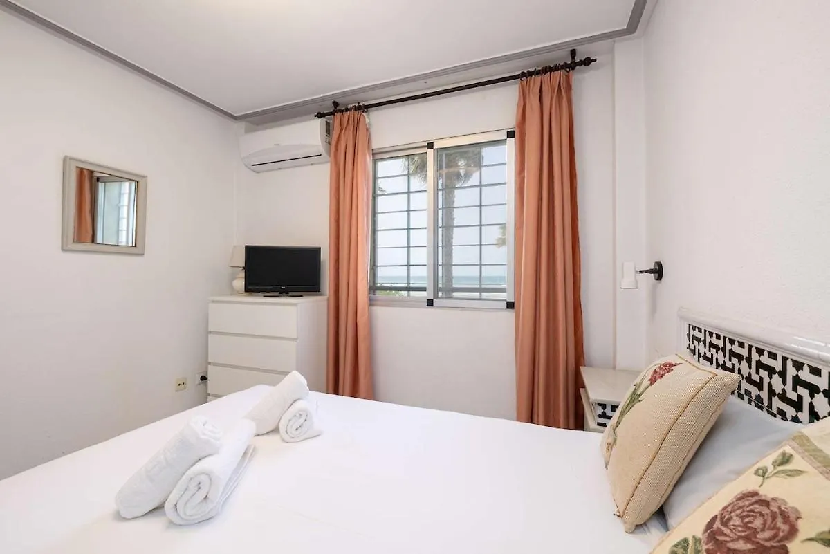 Amazing Front Sea View Apartment Rincón de la Victoria İspanya